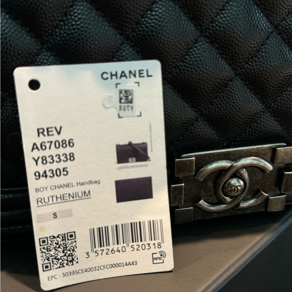 Chanel Boy Caviar Black Ruthenium - Picture 11 of 17